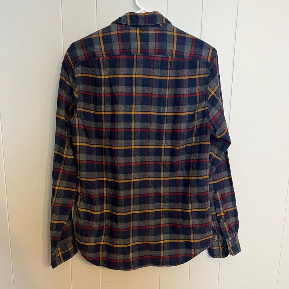 J.Crew‎ long sleeve button-down plaid flannel size S